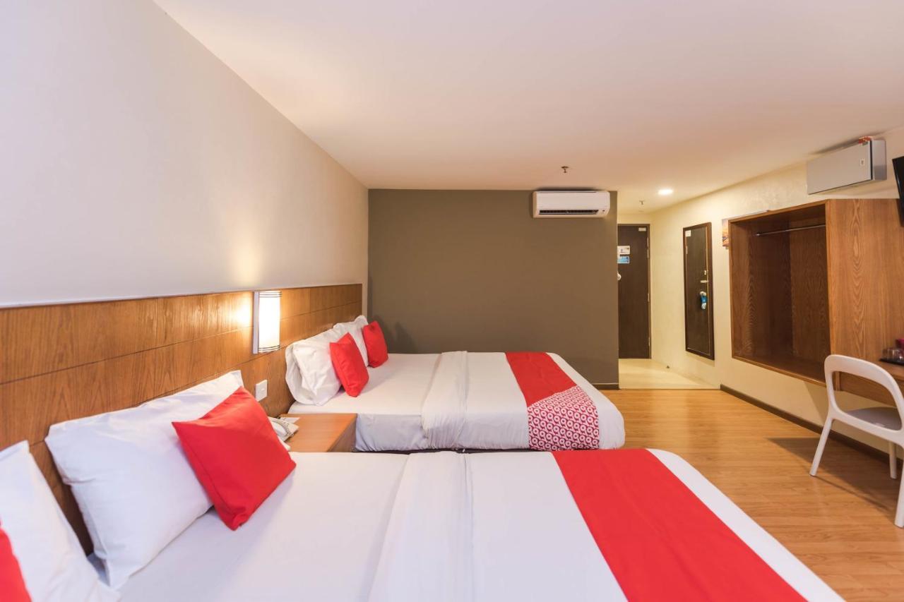 Oyo 89421 Pp Island Hotel George Town Exterior foto